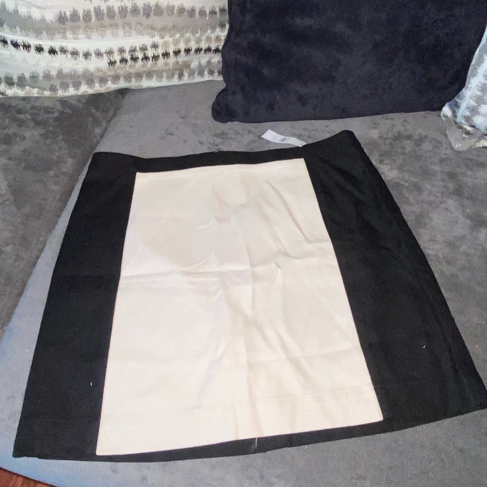 TWO TONED SKIRT
